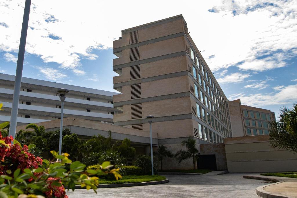 Eurobuilding Hotel & Suites Lecheria Esterno foto