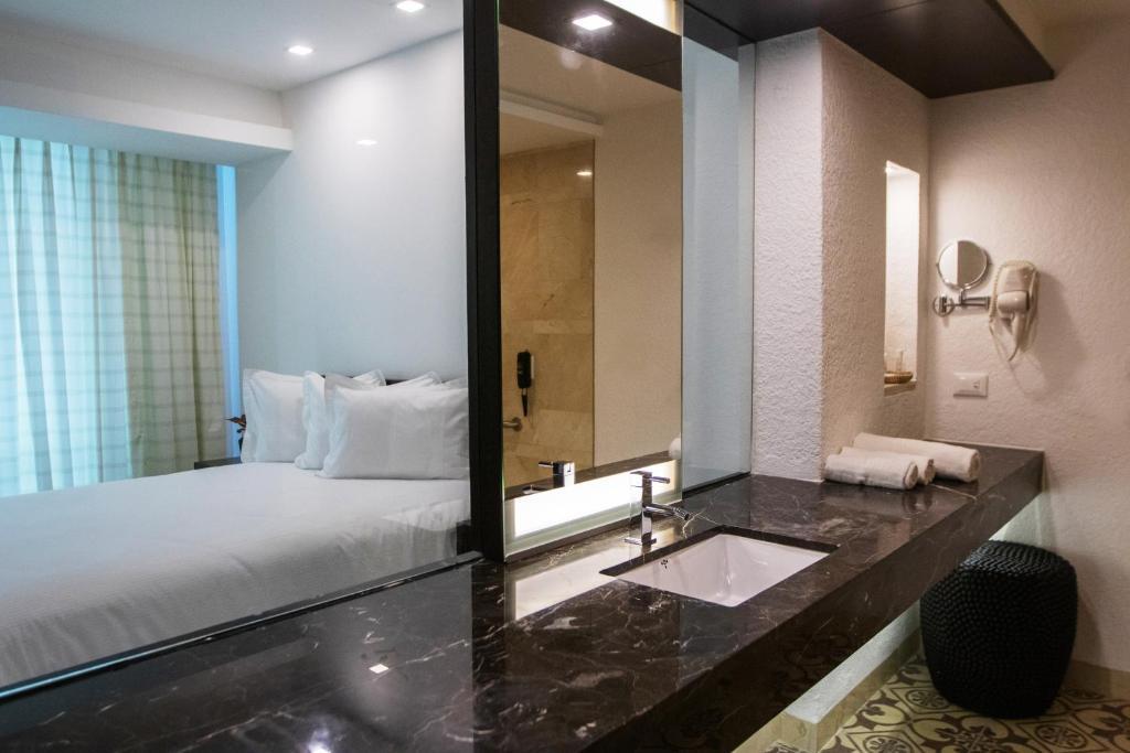 Eurobuilding Hotel & Suites Lecheria Esterno foto