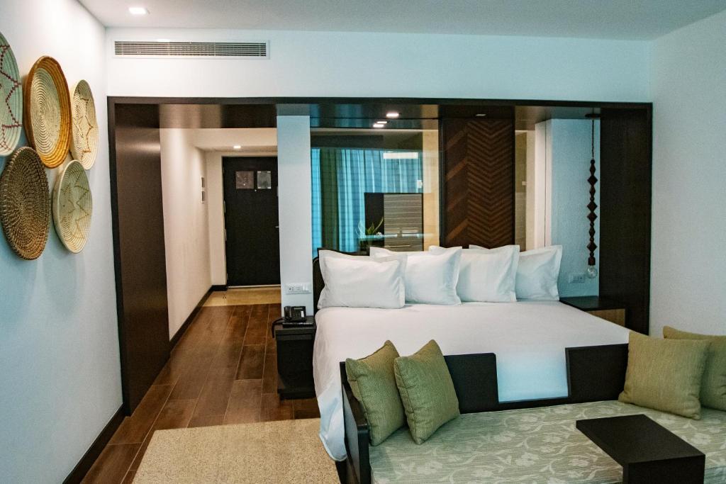 Eurobuilding Hotel & Suites Lecheria Esterno foto