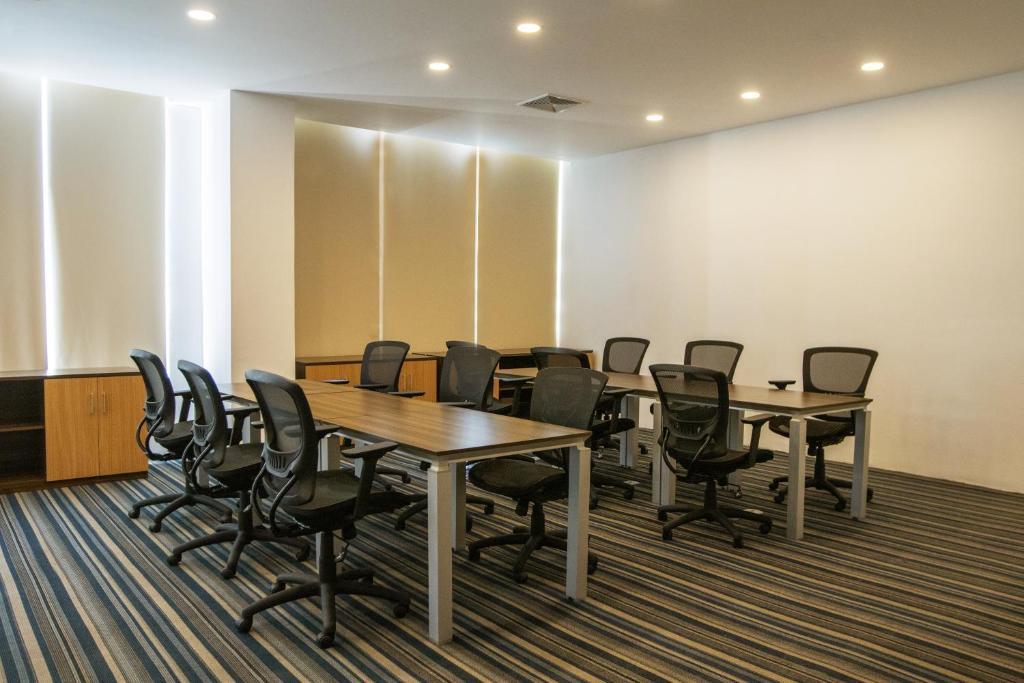 Eurobuilding Hotel & Suites Lecheria Esterno foto