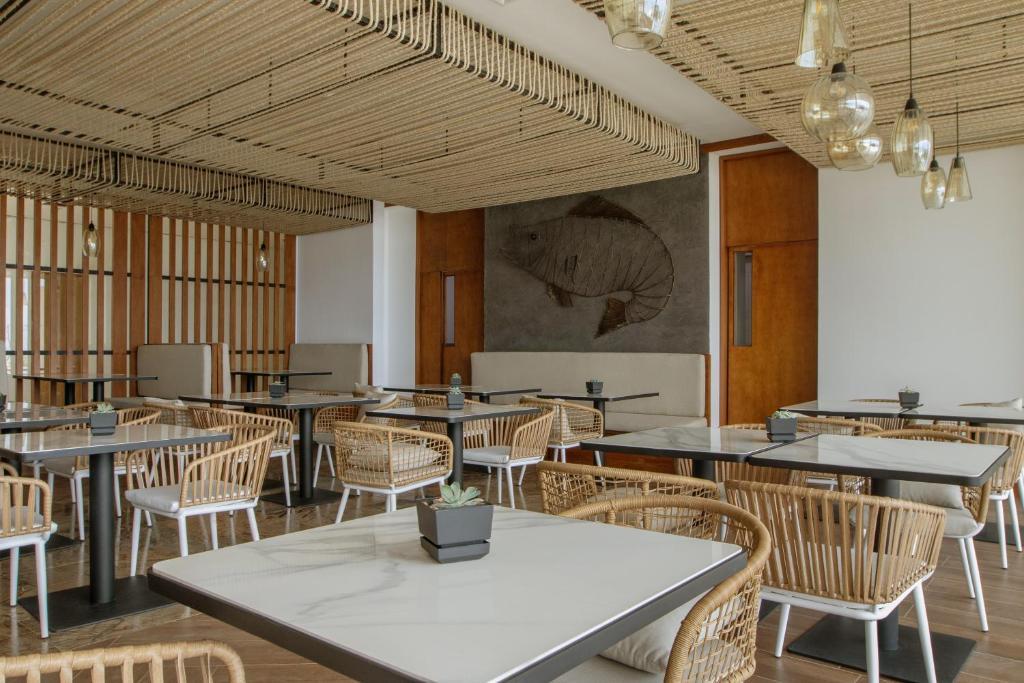 Eurobuilding Hotel & Suites Lecheria Esterno foto